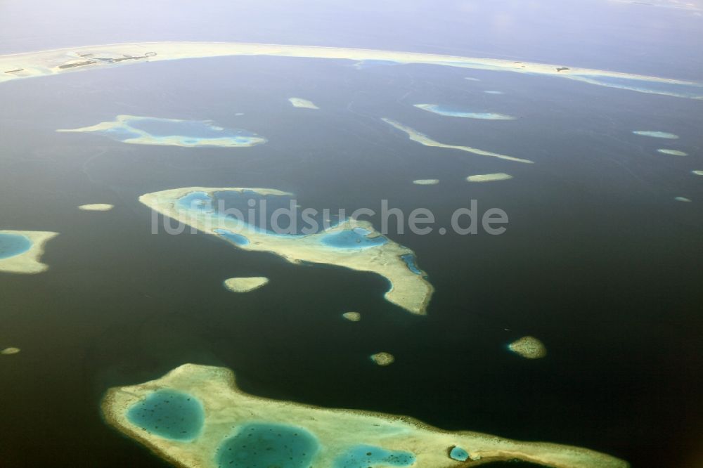 Dharanboodhoo aus der Vogelperspektive: Insel- Gruppen im Küstenbereich des Indischer Ozean in Dharanboodhoo in Central Province, Malediven