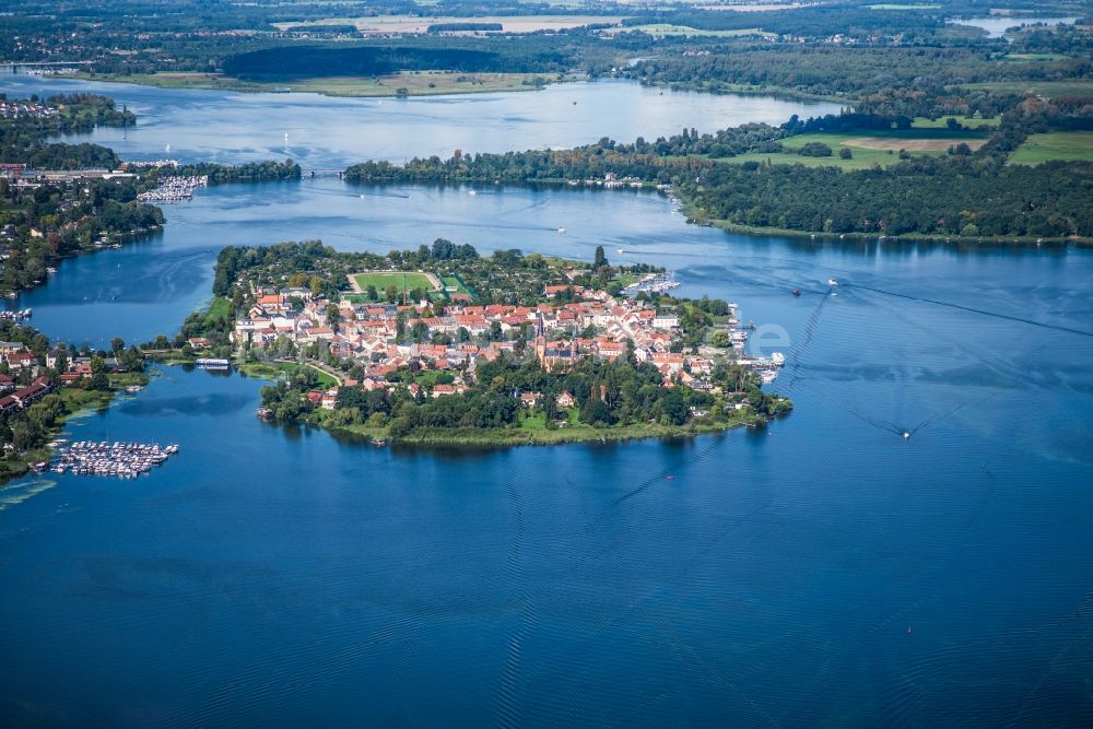 Werder (Havel) von oben - Insel auf dem Havel - See in Werder (Havel) im Bundesland Brandenburg