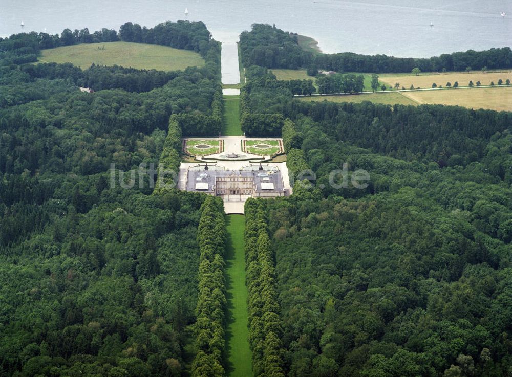 Luftaufnahme Chiemsee - Insel Herrenchiemsee in Bayern