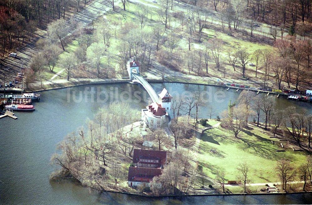 Luftaufnahme Berlin-Treptow - Insel der Jugend am Plänterwald in Berlin-Treptow