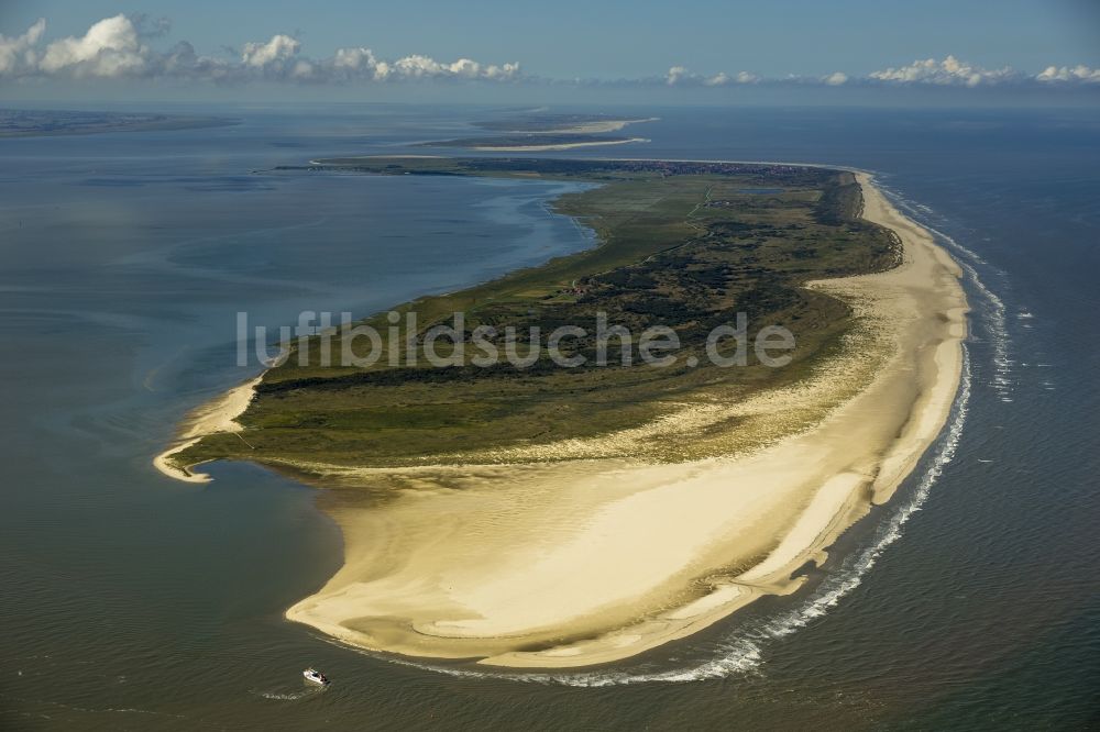 Luftaufnahme Langeoog - Insel Langeoog als Bestandteil der Ostfriesischen Inseln der Nordsee im Bundesland Niedersachsen