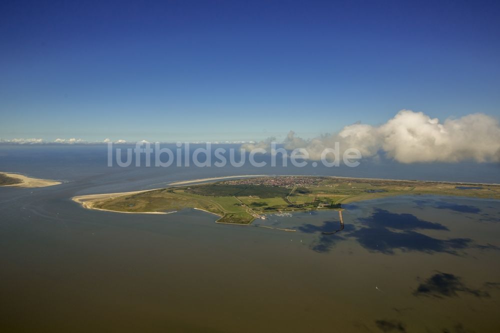 Langeoog von oben - Insel Langeoog als Bestandteil der Ostfriesischen Inseln der Nordsee im Bundesland Niedersachsen