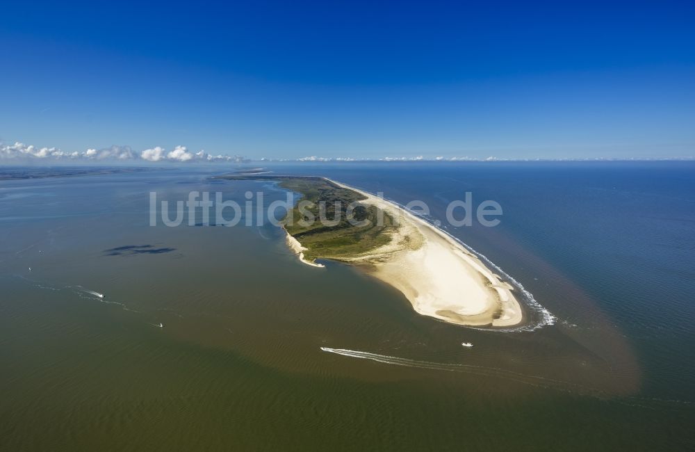 Langeoog von oben - Insel Langeoog als Bestandteil der Ostfriesischen Inseln der Nordsee im Bundesland Niedersachsen