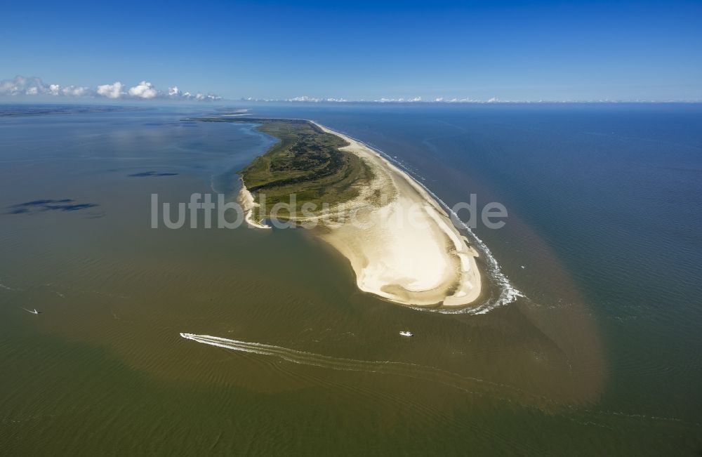 Langeoog aus der Vogelperspektive: Insel Langeoog als Bestandteil der Ostfriesischen Inseln der Nordsee im Bundesland Niedersachsen