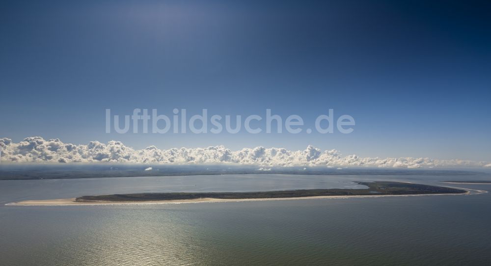 Luftaufnahme Langeoog - Insel Langeoog als Bestandteil der Ostfriesischen Inseln der Nordsee im Bundesland Niedersachsen