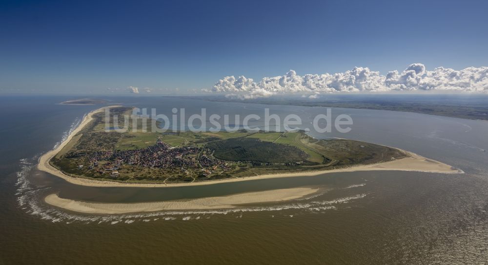 Langeoog von oben - Insel Langeoog als Bestandteil der Ostfriesischen Inseln der Nordsee im Bundesland Niedersachsen