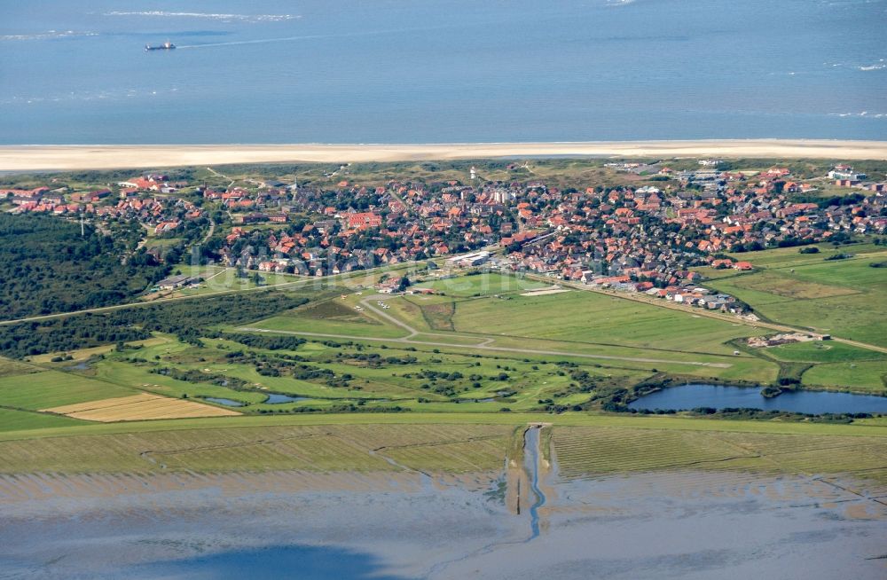 Luftbild Langeoog - Insel Langeoog mit Ortsbereich in Langeoog im Bundesland Niedersachsen, Deutschland