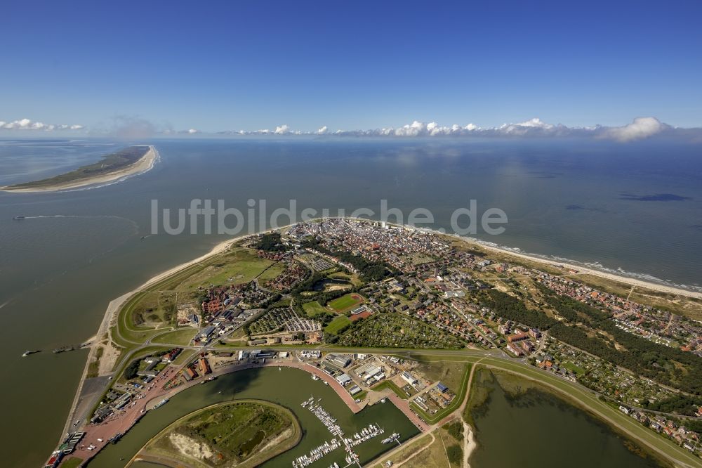 Norderney von oben - Insel des Nordseeheilbad Norderney im Bundesland Niedersachsen