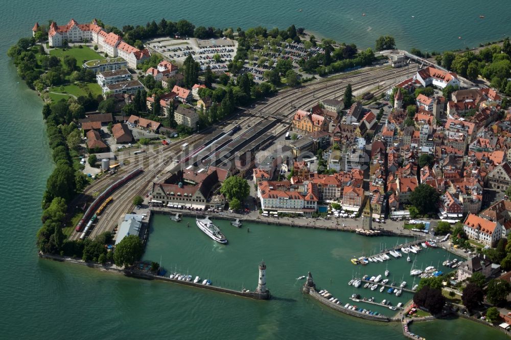 Luftaufnahme Lindau (Bodensee) - Insel mit Ortsbereich in Lindau (Bodensee) im Bundesland Bayern, Deutschland