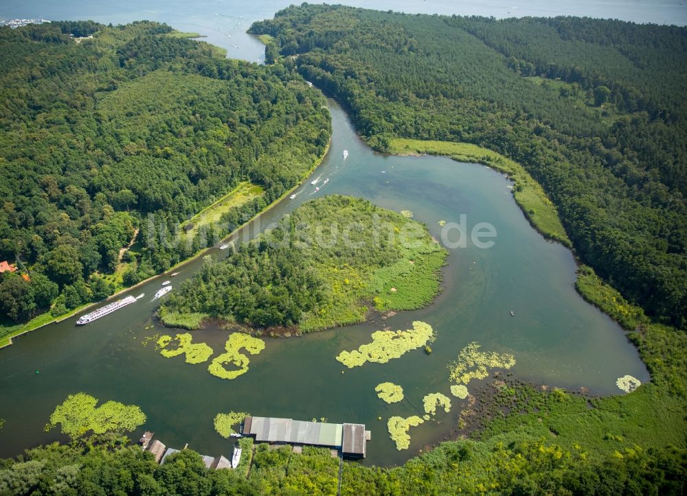 Waren (Müritz) aus der Vogelperspektive: Insel im Reeckkanal in Waren (Müritz) im Bundesland Mecklenburg-Vorpommern