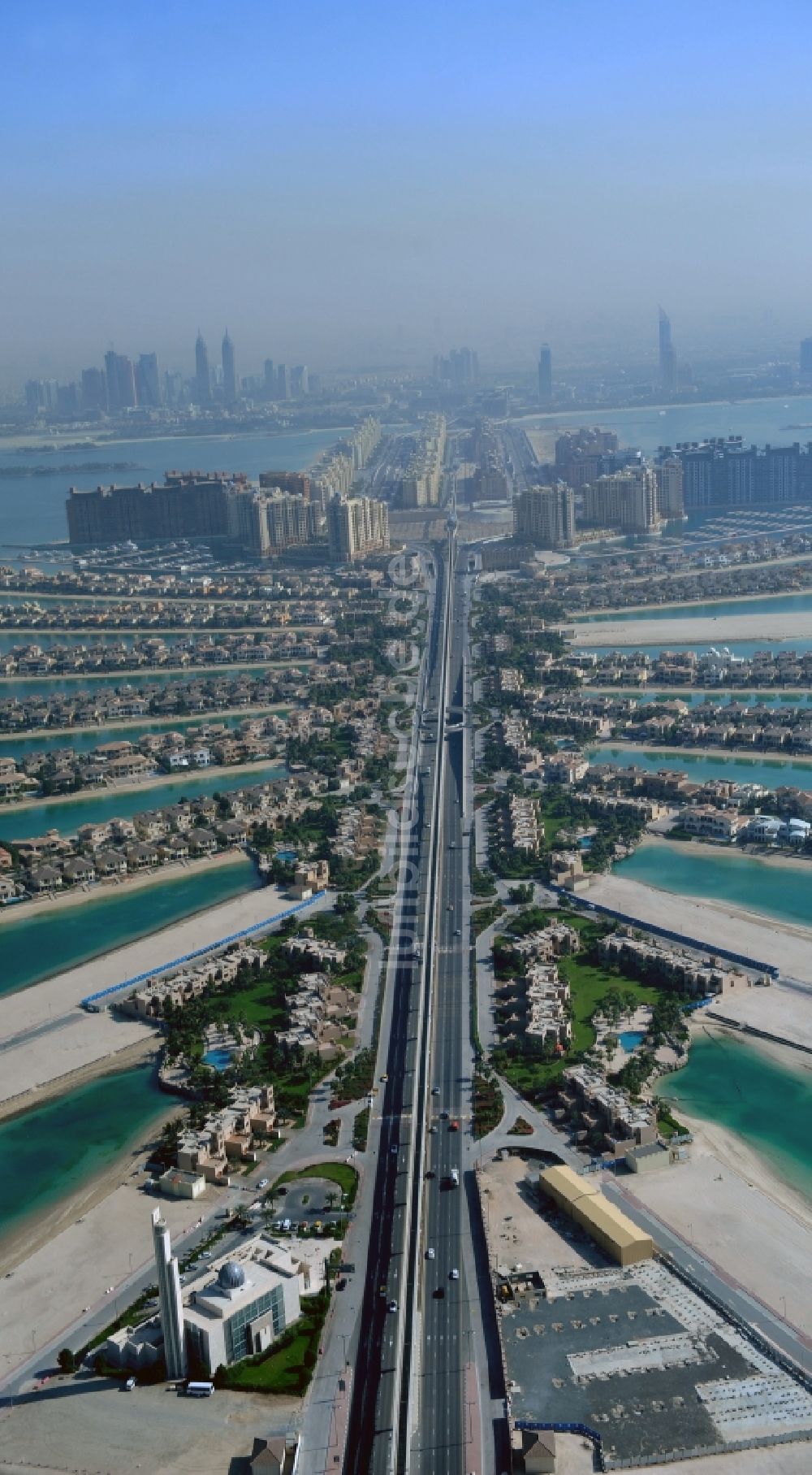 Dubai von oben - Insel- Streifen The Palm Jumeirah in Dubai in Vereinigte Arabische Emirate