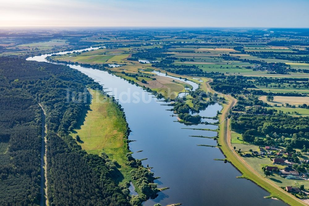 Garlstorf von oben - Insel am Ufer des Flußverlaufes Elbe in Garlstorf im Bundesland Niedersachsen, Deutschland