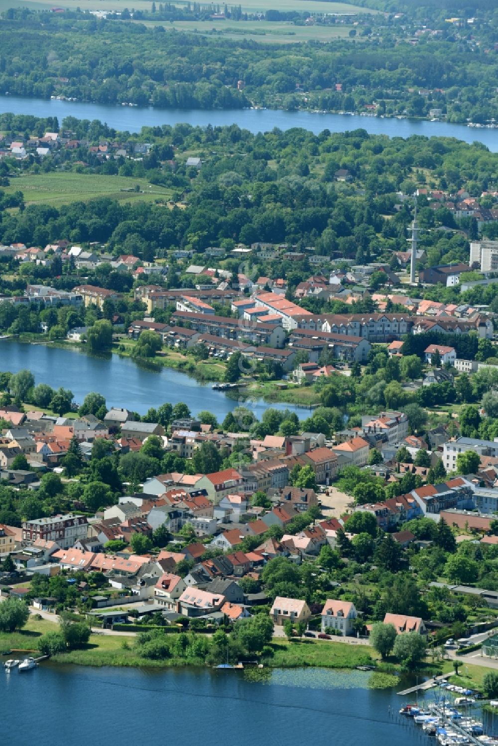 Werder (Havel) von oben - Insel am Ufer des Flußverlaufes der Havel in Werder (Havel) im Bundesland Brandenburg, Deutschland