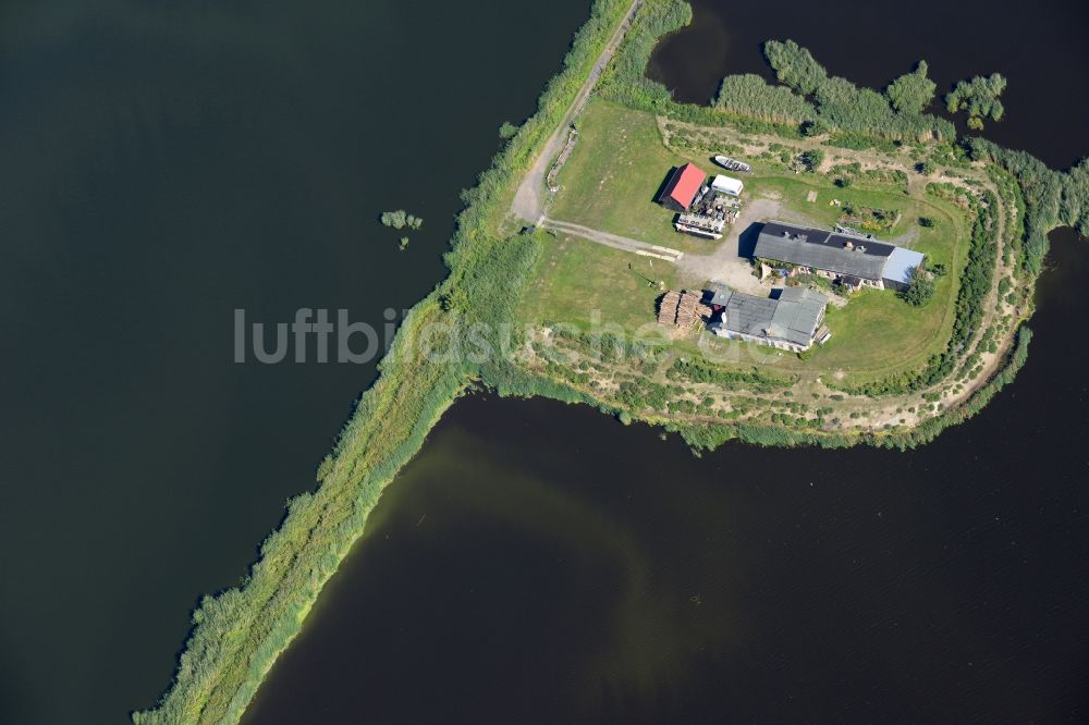 Luftbild Bugewitz - Insel am Ufer des Flußverlaufes des Stettiner Haffs im Ortsteil Kamp in Bugewitz im Bundesland Mecklenburg-Vorpommern