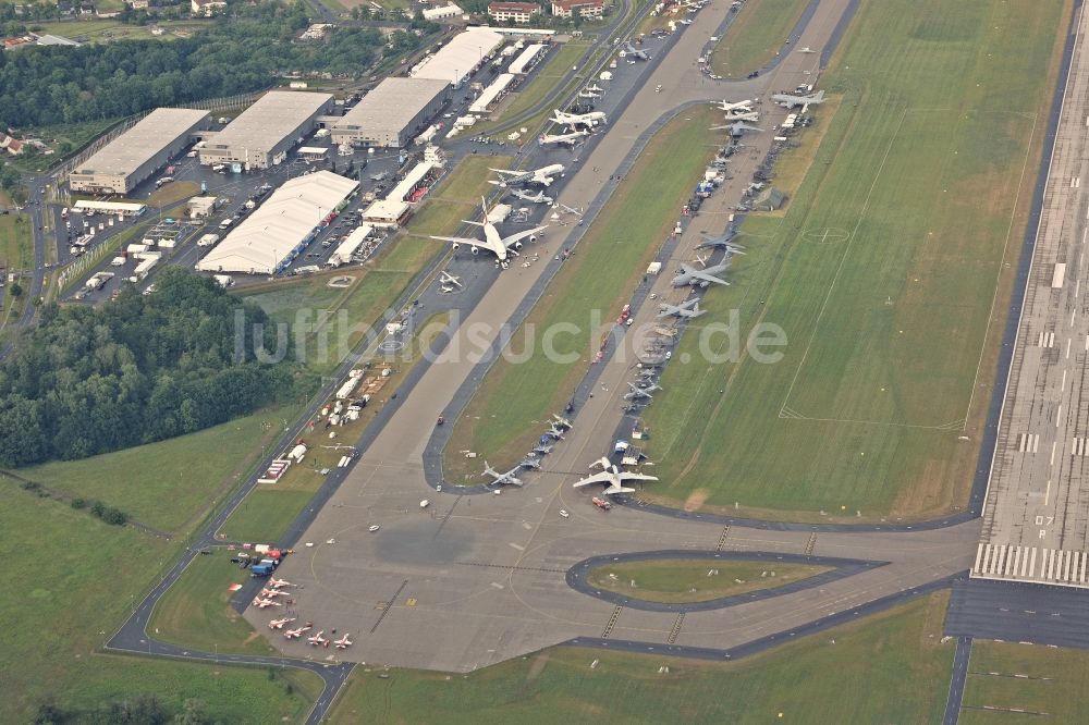 Luftbild Schönefeld - Internationale Luft- und Raumfahrtausstellung auf dem Gelände des Flughafen in Schönefeld im Bundesland Brandenburg