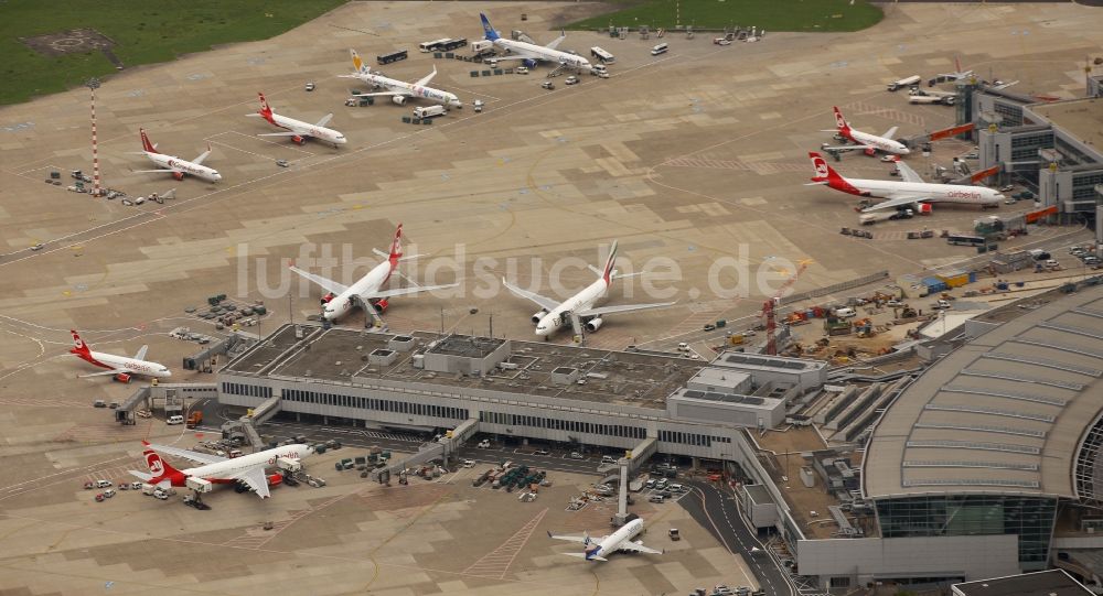 Luftaufnahme Düsseldorf - Internationaler Flughafen in Düsseldorf im Bundesland Nordrhein-Westfalen