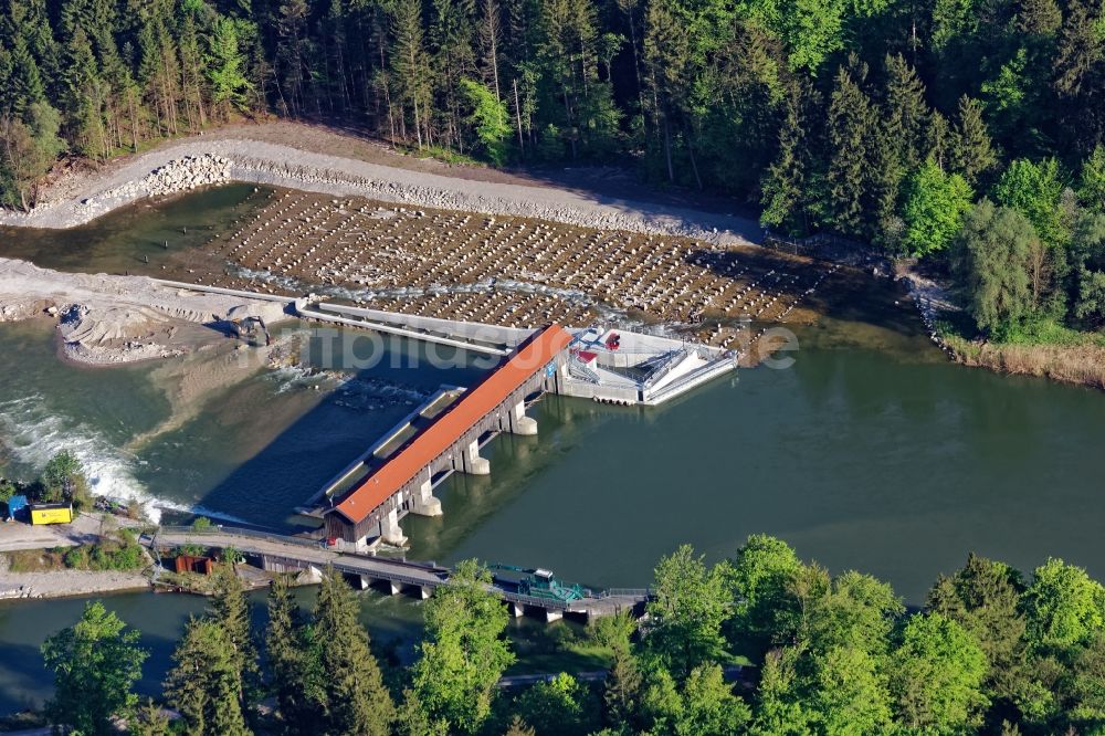 Baierbrunn von oben - Isarwehr mit neuer Fischaufstiegshilfe bei Baierbrunn im Landkreis München im Bundesland Bayern