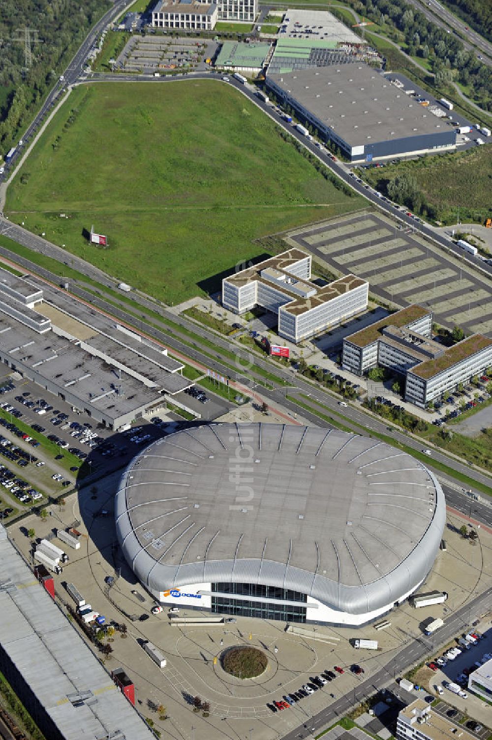 Düsseldorf von oben - ISS Dome Düsseldorf