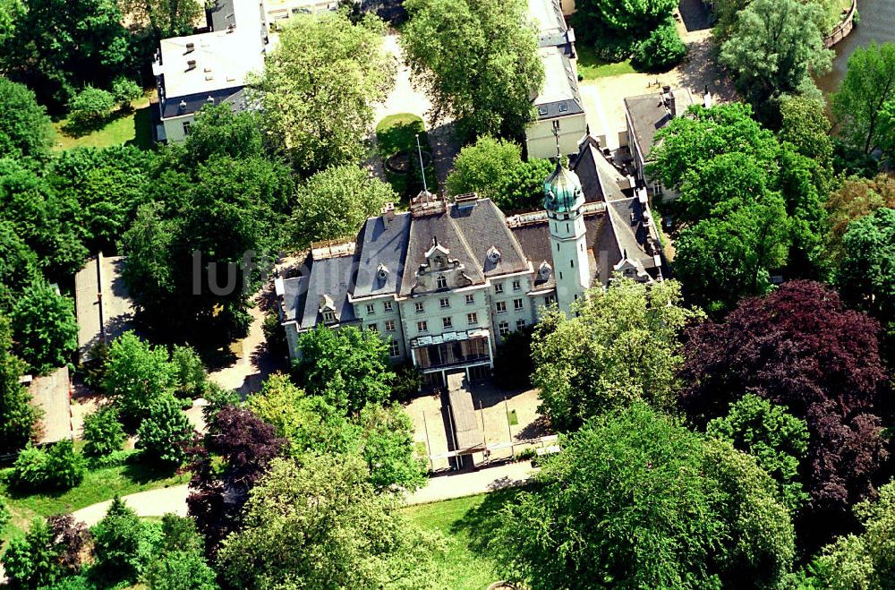 Luftaufnahme Berlin-Wannsee - Jagdschloß Glienicke in Berlin-Wannsee.