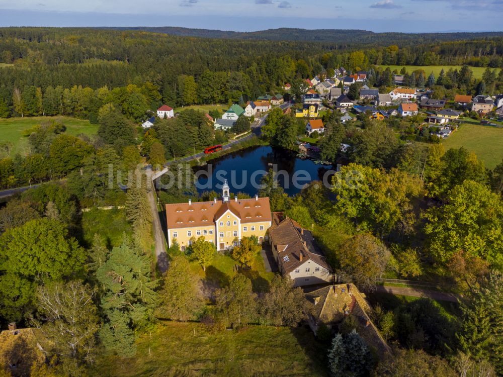 Tharandt aus der Vogelperspektive: Jagdschloss Grillenburg in Tharandt im Bundesland Sachsen, Deutschland