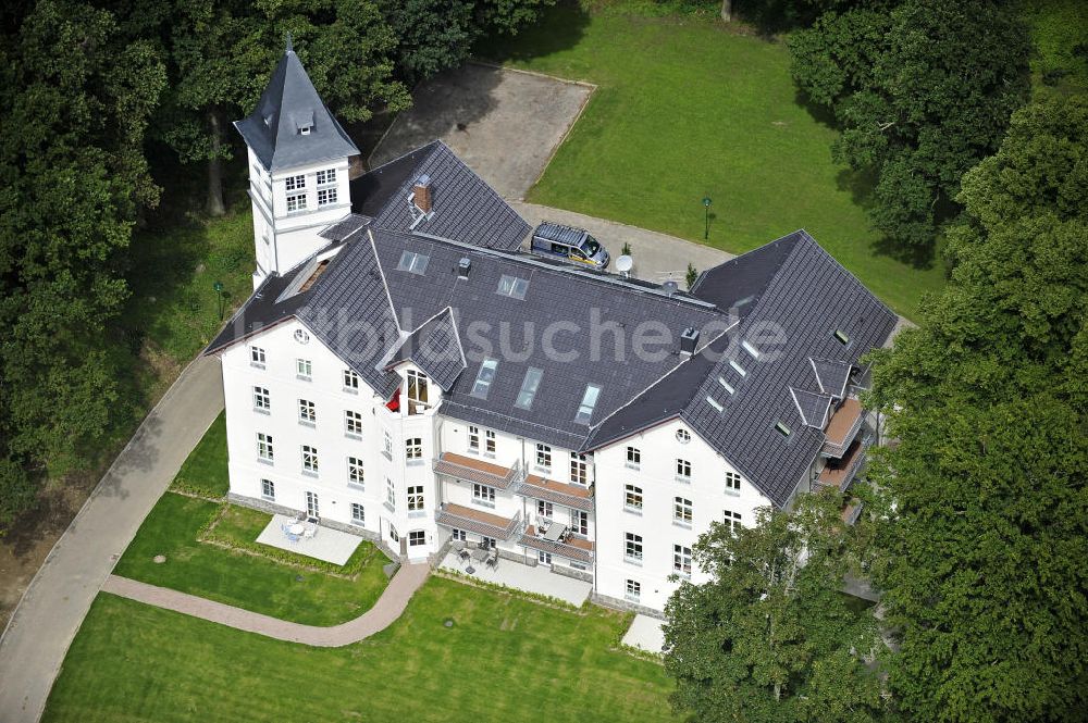 Hohen Niendorf von oben - Jagdschloss zu Hohen Niendorf