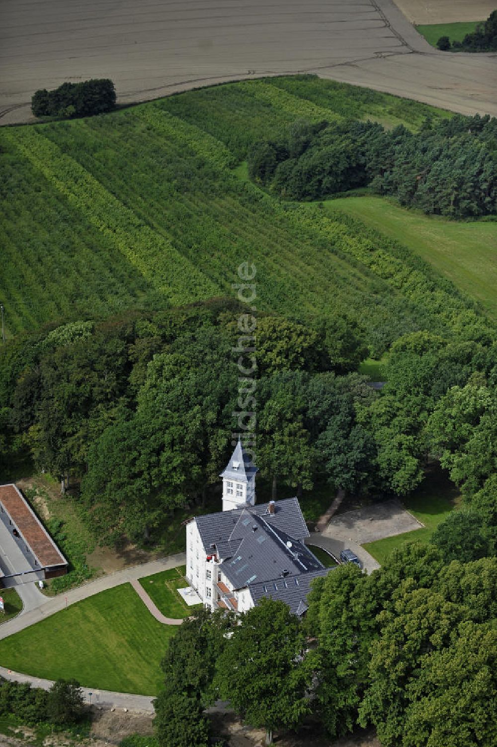 Luftaufnahme Hohen Niendorf - Jagdschloss zu Hohen Niendorf