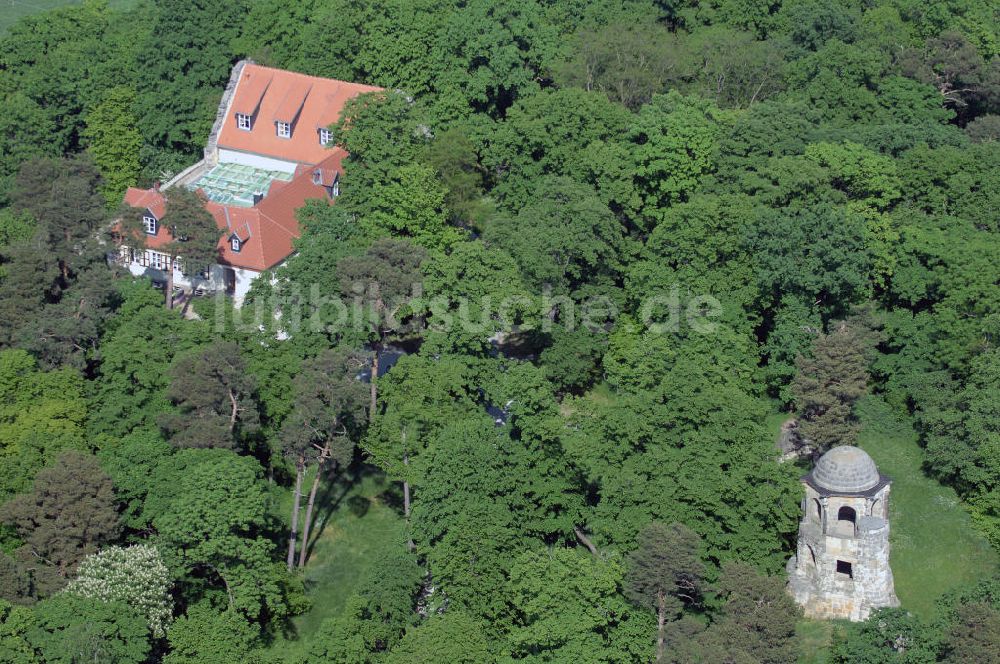 HALBERSTADT aus der Vogelperspektive: Jagdschloss Spiegelsberge im Landschaftsschutzpark Spiegelsberge am Tiergarten in Halberstadt