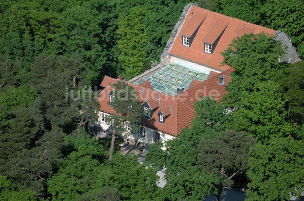 Luftbild HALBERSTADT - Jagdschloss Spiegelsberge im Landschaftsschutzpark Spiegelsberge am Tiergarten in Halberstadt