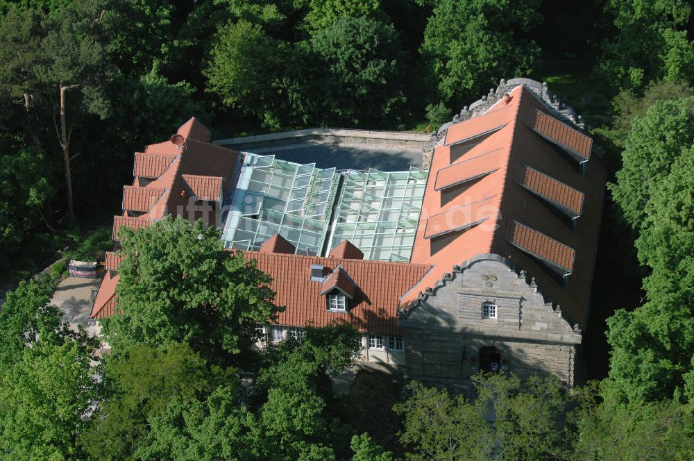 HALBERSTADT aus der Vogelperspektive: Jagdschloss Spiegelsberge im Landschaftsschutzpark Spiegelsberge am Tiergarten in Halberstadt