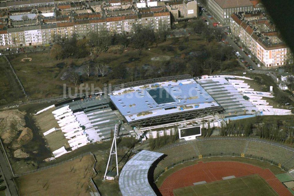 Berlin / Prenzlauer Berg aus der Vogelperspektive: Jahnsportpark in Berlin Prenzlauer Berg.