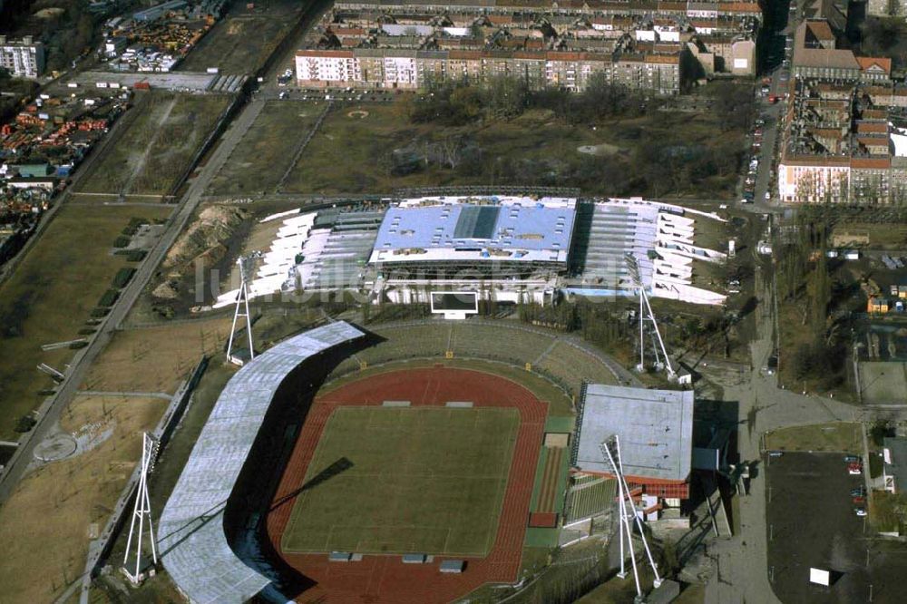 Berlin / Prenzlauer Berg aus der Vogelperspektive: Jahnsportpark in Berlin Prenzlauer Berg.