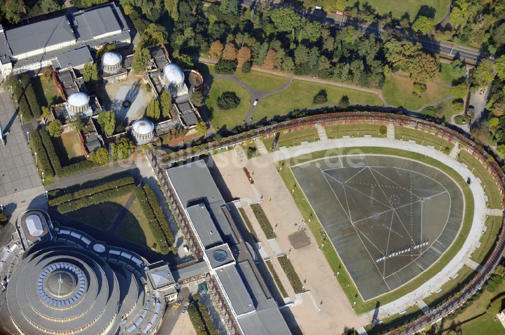 WROCLAW - BRESLAU aus der Vogelperspektive: Jahrhunderthalle (Hala Stulecia, Hala Ludowa) Breslau, Niederschlesien in Polen