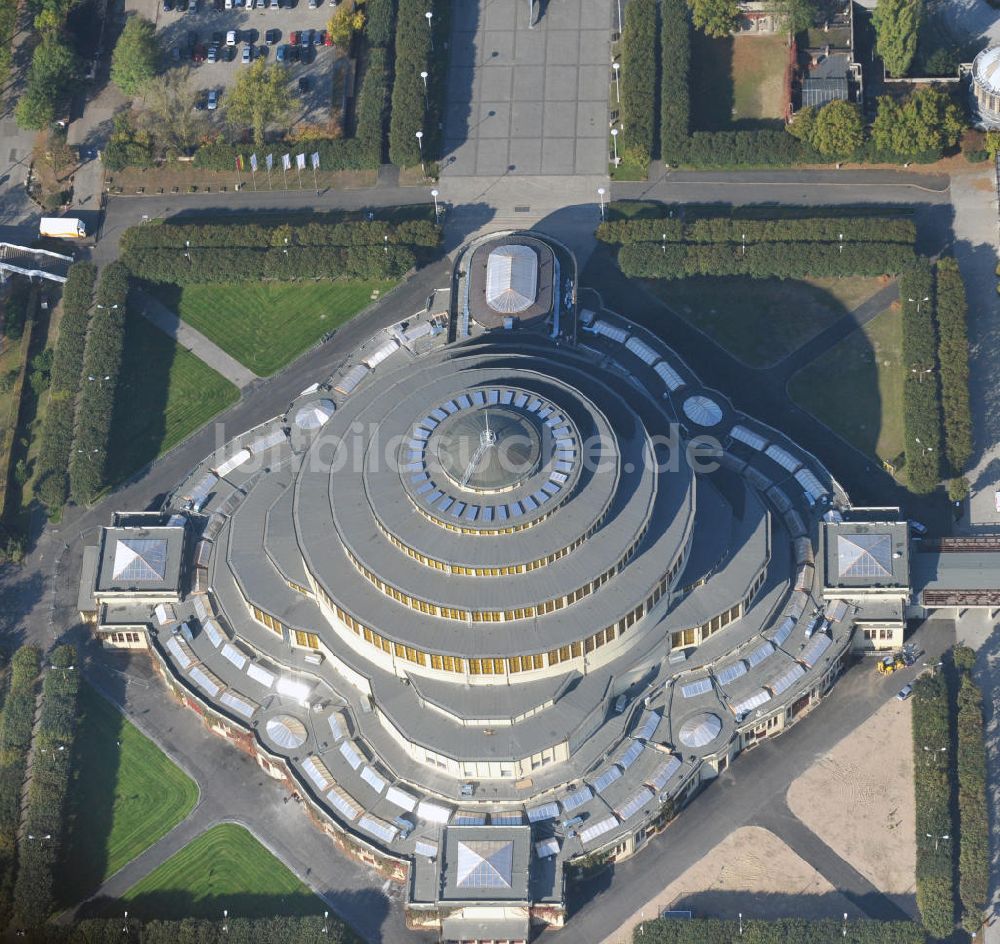 WROCLAW - BRESLAU aus der Vogelperspektive: Jahrhunderthalle (Hala Stulecia, Hala Ludowa) Breslau, Niederschlesien in Polen