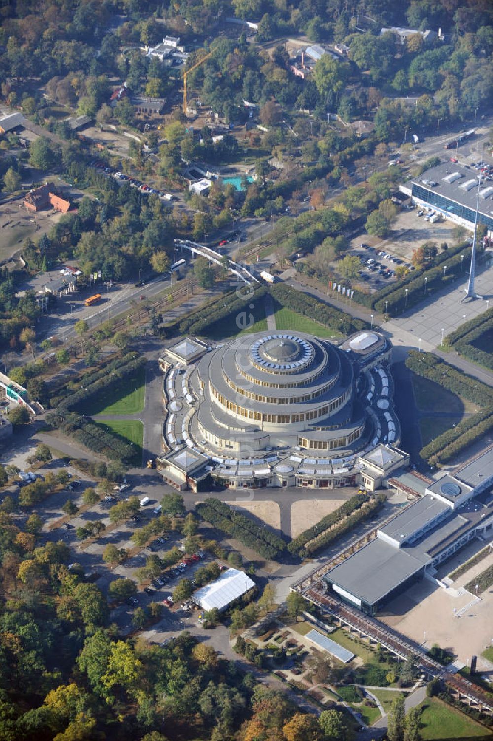 WROCLAW - BRESLAU von oben - Jahrhunderthalle (Hala Stulecia, Hala Ludowa) Breslau, Niederschlesien in Polen