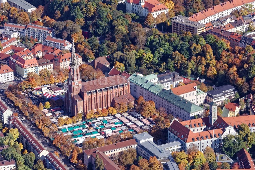 Luftbild München - Jahrmarkt Auer Dult auf dem Mariahilfplatz in München Au im Bundesland Bayern