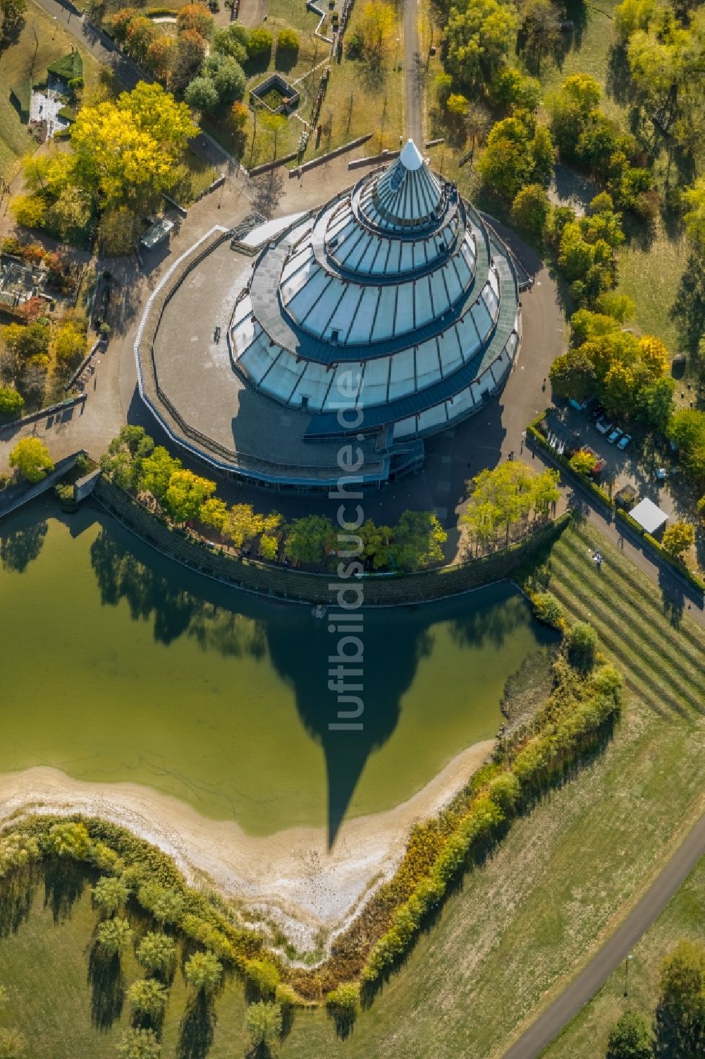 Magdeburg von oben - Jahrtausendturm im Elbauenpark in Magdeburg im Bundesland Sachsen-Anhalt