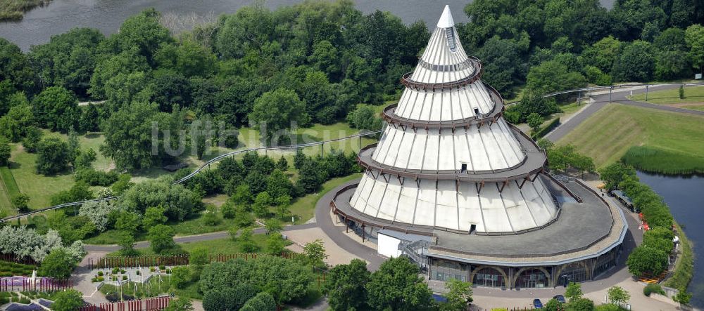 Magdeburg aus der Vogelperspektive: Jahrtausendturm in Magdeburg