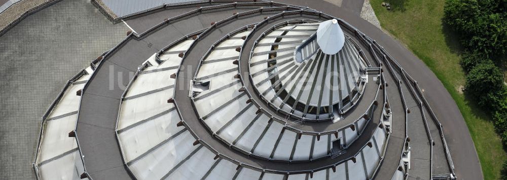 Magdeburg aus der Vogelperspektive: Jahrtausendturm in Magdeburg