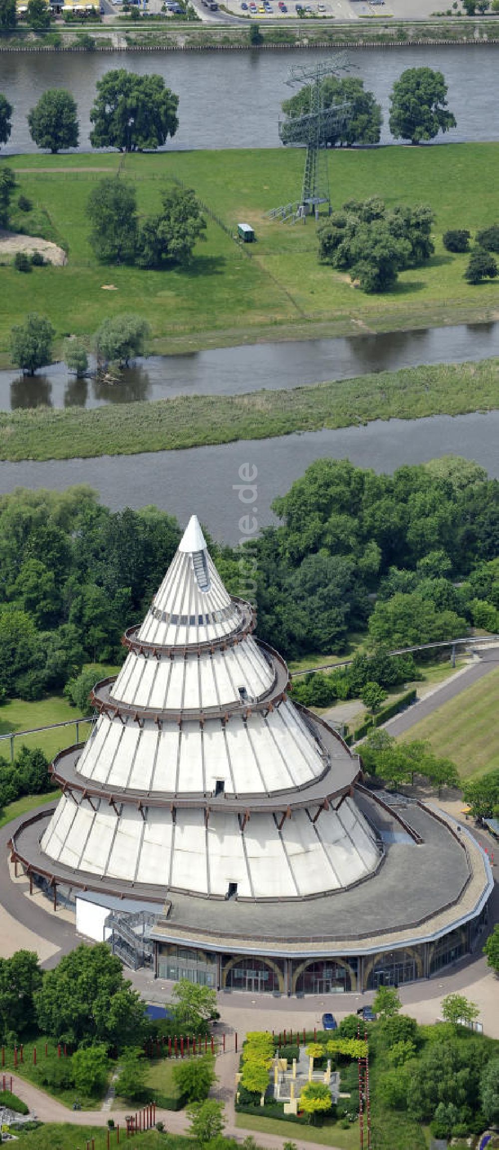 Luftbild Magdeburg - Jahrtausendturm in Magdeburg