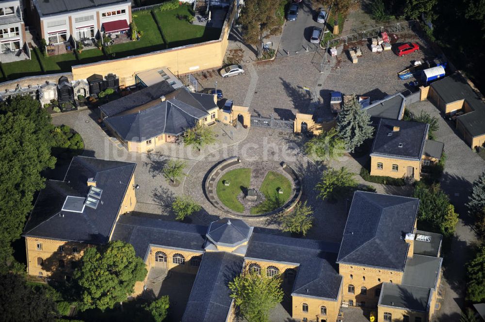 Berlin von oben - Jüdisches Friedhofsgebäude in Berlin- Weißensee