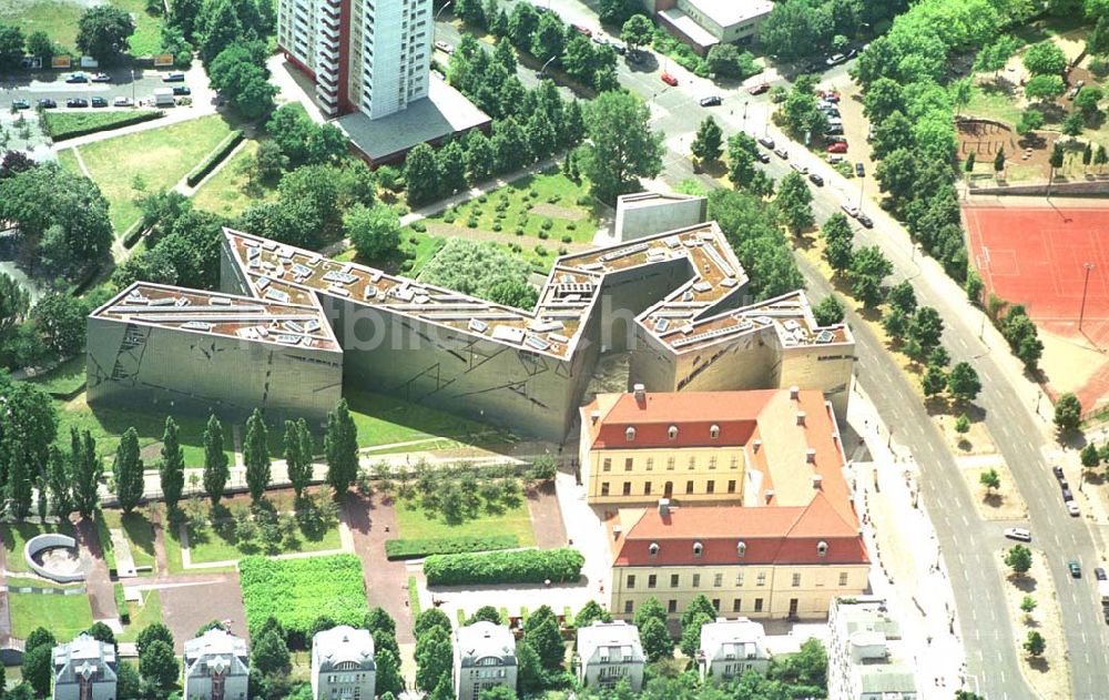 Luftaufnahme Berlin - Kreuzberg - Jüdisches Museum in der Lindenstraße.