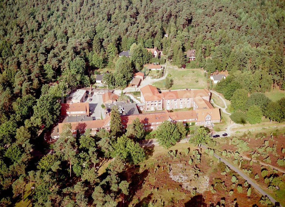 Luftbild Jesteburg / Niedersachsen - Jesteburg / Niedersachsen Blick auf das Therapiezentrum Waldklinik Jesteburg (für Neurologie, Neurotraumalogie und Orthopädie) in der Nordheide bei Hamburg / Niedersachsen Adresse: Therapiezentrum Waldklinik Jesteburg Kleckerwaldweg