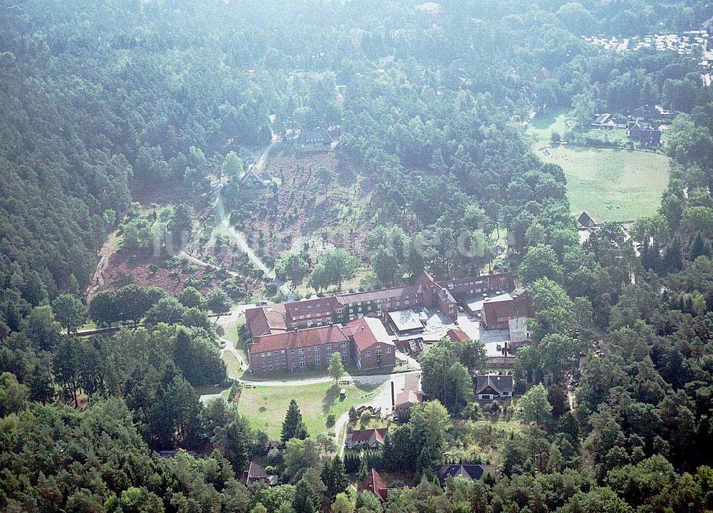 Luftbild Jesteburg / Niedersachsen - Jesteburg / Niedersachsen Blick auf das Therapiezentrum Waldklinik Jesteburg (für Neurologie, Neurotraumalogie und Orthopädie) in der Nordheide bei Hamburg / Niedersachsen Adresse: Therapiezentrum Waldklinik Jesteburg Kleckerwaldweg