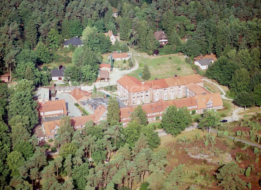 Luftbild Jesteburg / Niedersachsen - Jesteburg / Niedersachsen Blick auf das Therapiezentrum Waldklinik Jesteburg (für Neurologie, Neurotraumalogie und Orthopädie) in der Nordheide bei Hamburg / Niedersachsen Adresse: Therapiezentrum Waldklinik Jesteburg Kleckerwaldweg