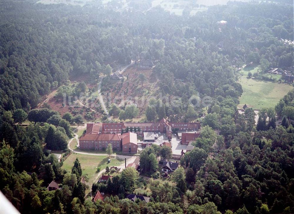 Luftbild Jesteburg / Niedersachsen - Jesteburg / Niedersachsen Blick auf das Therapiezentrum Waldklinik Jesteburg (für Neurologie, Neurotraumalogie und Orthopädie) in der Nordheide bei Hamburg / Niedersachsen Adresse: Therapiezentrum Waldklinik Jesteburg Kleckerwaldweg