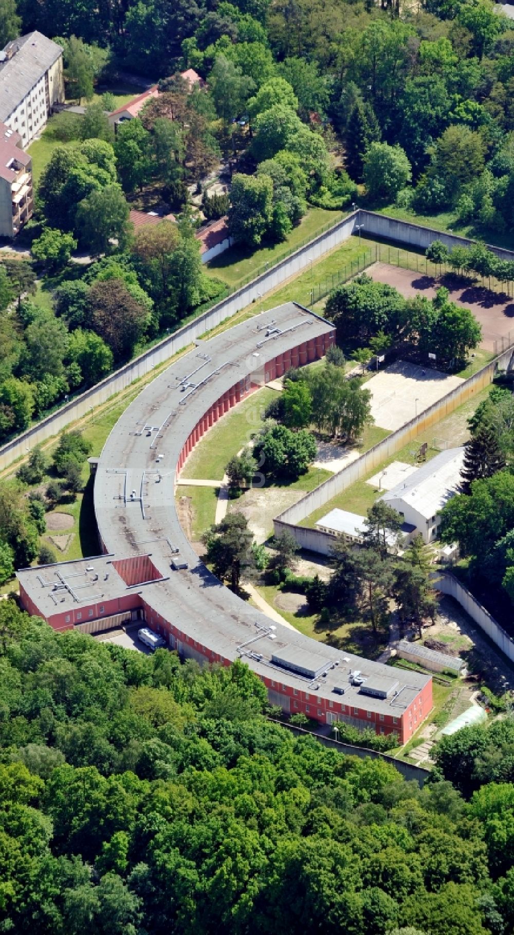 Berlin aus der Vogelperspektive: Jugendarrestanstalt JVA im Ortsteil Lichtenrade in Berlin, Deutschland