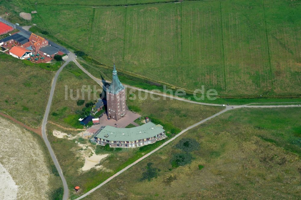 Luftaufnahme Wangerooge - Jugendherberge im Westturm an der Westküste der Insel Wangerooge im Wattenmeer in der Nordsee im Bundesland Niedersachsen