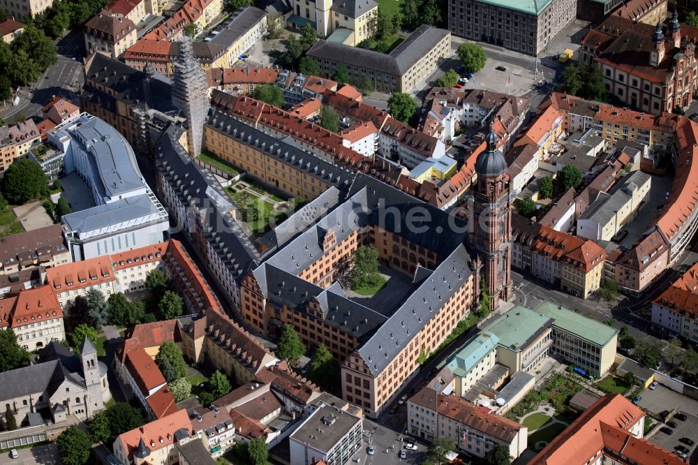 Luftaufnahme Würzburg - Juristische Fakultät im Gebäude der „ Alten Universität “ im Stadtzentrum von Würzburg im Bundesland Bayern