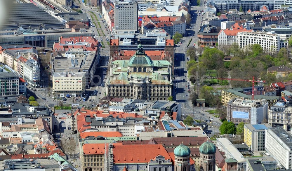 München von oben - Justizpalast München im Bundesland Bayern