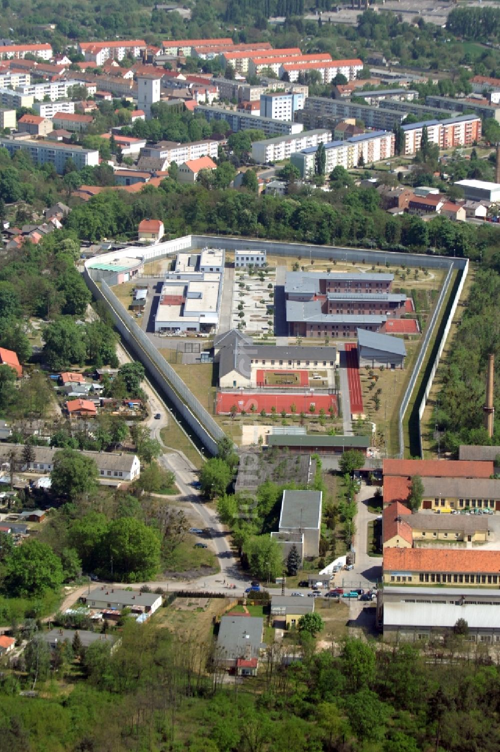 Luftbild Wriezen - Justizvollzugsanstalt JVA Justizvollzugsanstalt Nord-Brandenburg Teilanstalt Wriezen im Ortsteil Lüdersdorf in Wriezen im Bundesland Brandenburg, Deutschland